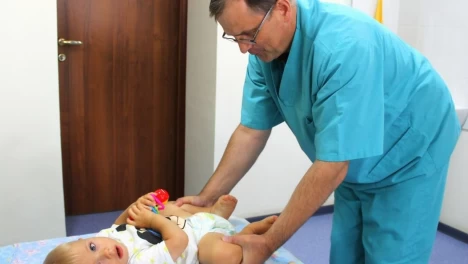 Дмитрий Рогожин – Детский врач травматолог. Прием детей в Мексике с рождения до 18 лет. Большой опыт. 