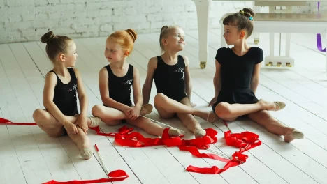 Владимир Огарев – Тренировки по гимнастике с детьми любого возраста. Возможны индивидуальные и групповые занятия.
